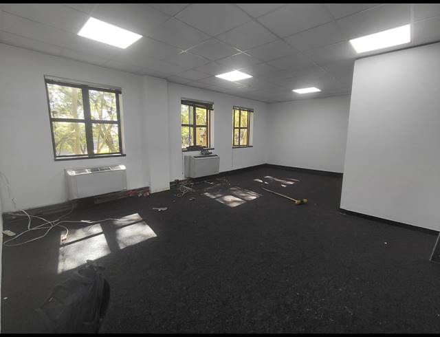 333M² OFFICE TO LET IN BRYANSTON